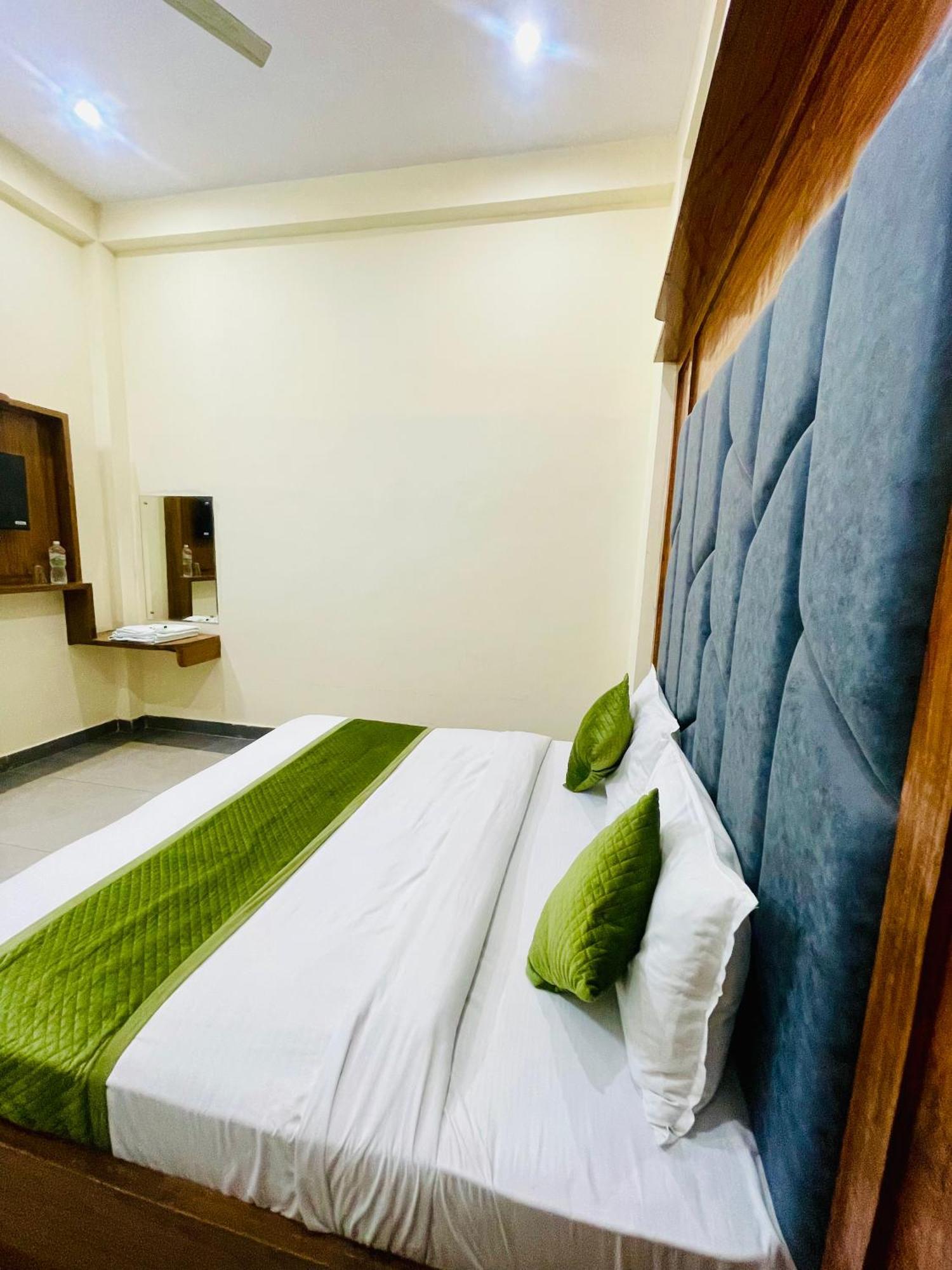 Hotel Gt International Tājganj Exterior photo