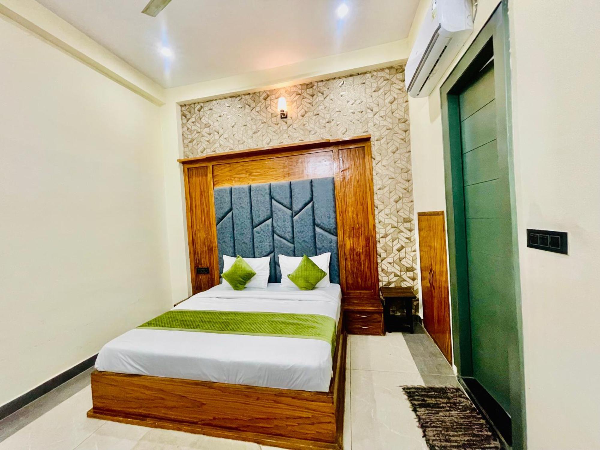 Hotel Gt International Tājganj Exterior photo